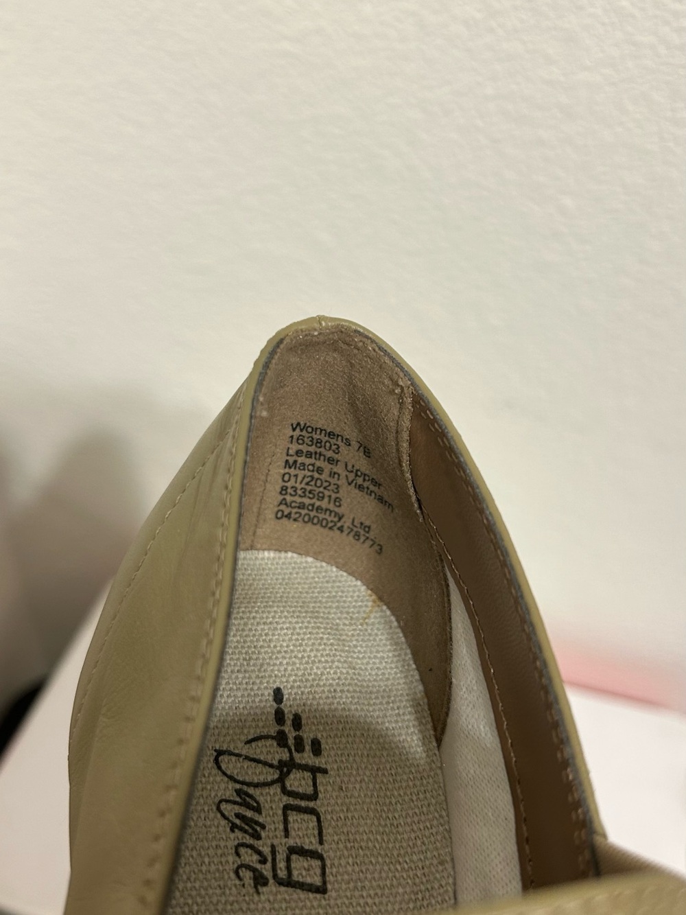 BCG Women’s Jazz Dance Shoes Khaki Leather Slip On Split Sole Size 7B - Picture 9 of 9